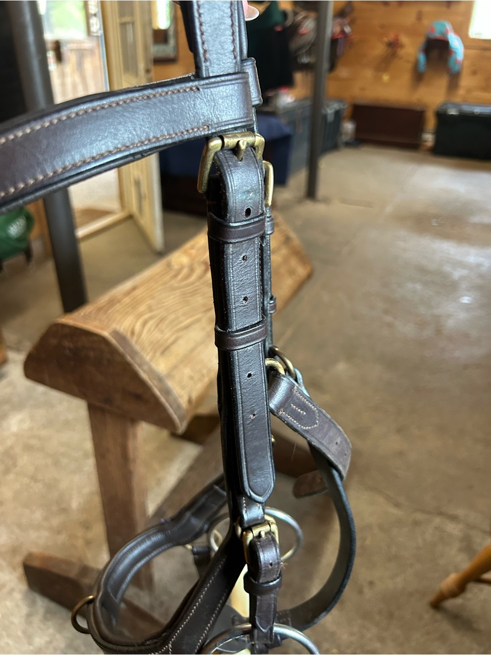 Brown Leather Bridle with Brass Hardware - Picture 5 of 7